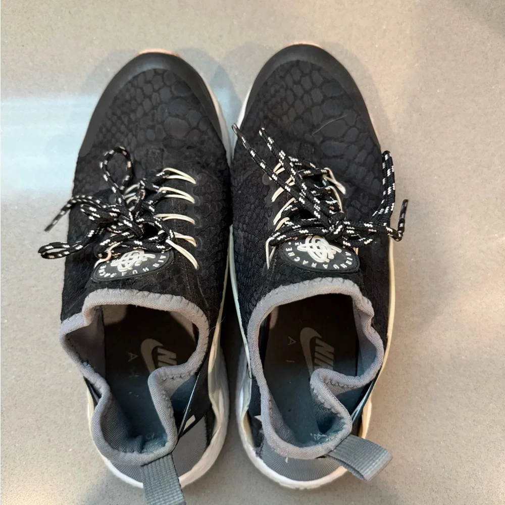 Nike Women’s Huarache